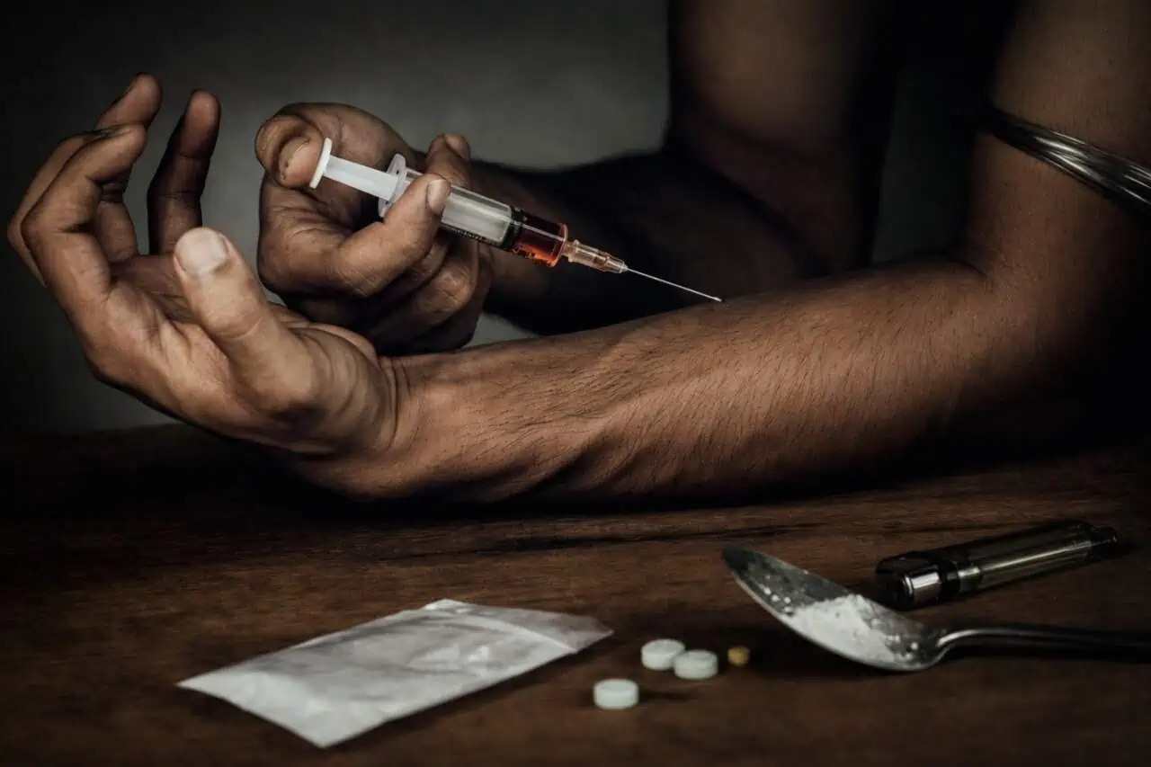 heroin use through injection indicating addiction